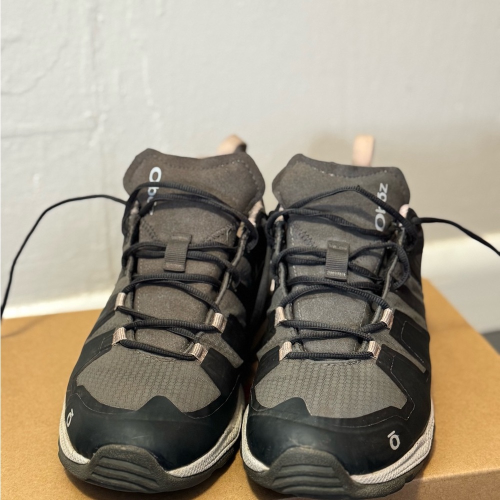 Obōz waterproof hiking shoes. Barely used.